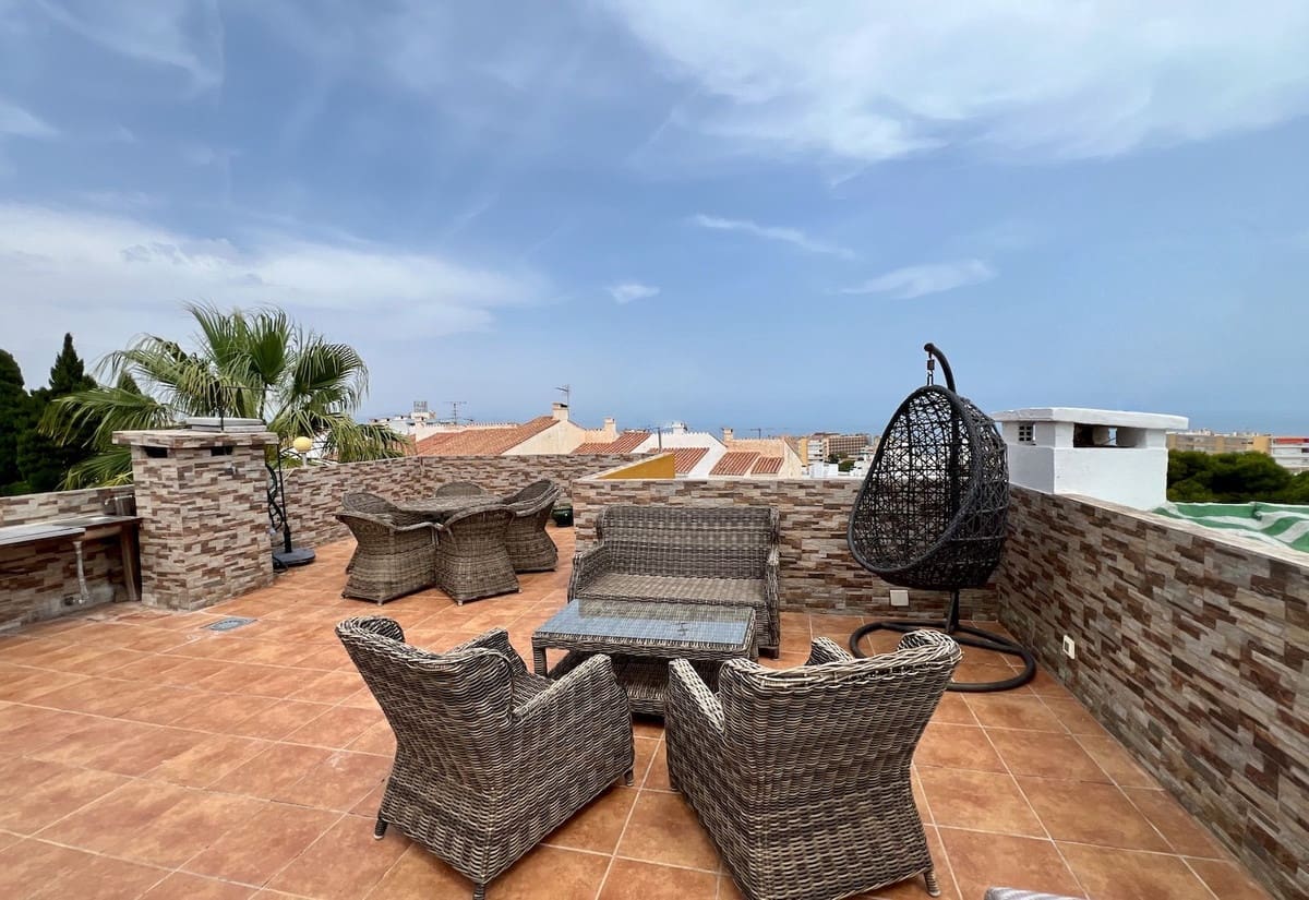 3 soveværelse Byhus til salg i Torremolinos med swimmingpool garage - € 449.000 (Ref: 9246264)