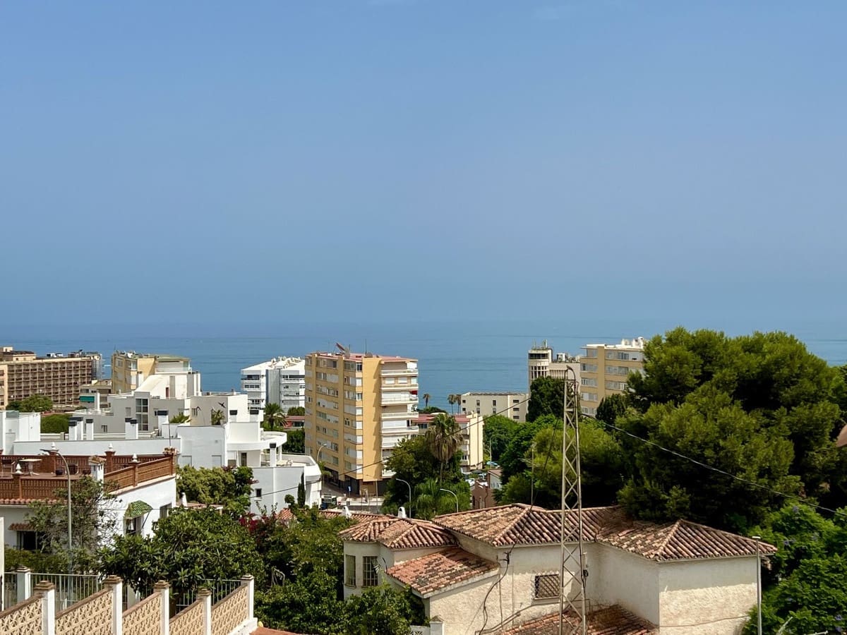 3 soveværelse Byhus til salg i Torremolinos med swimmingpool garage - € 449.000 (Ref: 9246264)