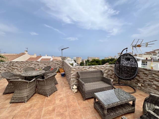 3 makuuhuone Omakotitalo myytävänä paikassa Torremolinos mukana uima-altaan 
autotalli - 449 000 € (Ref: 9246264)