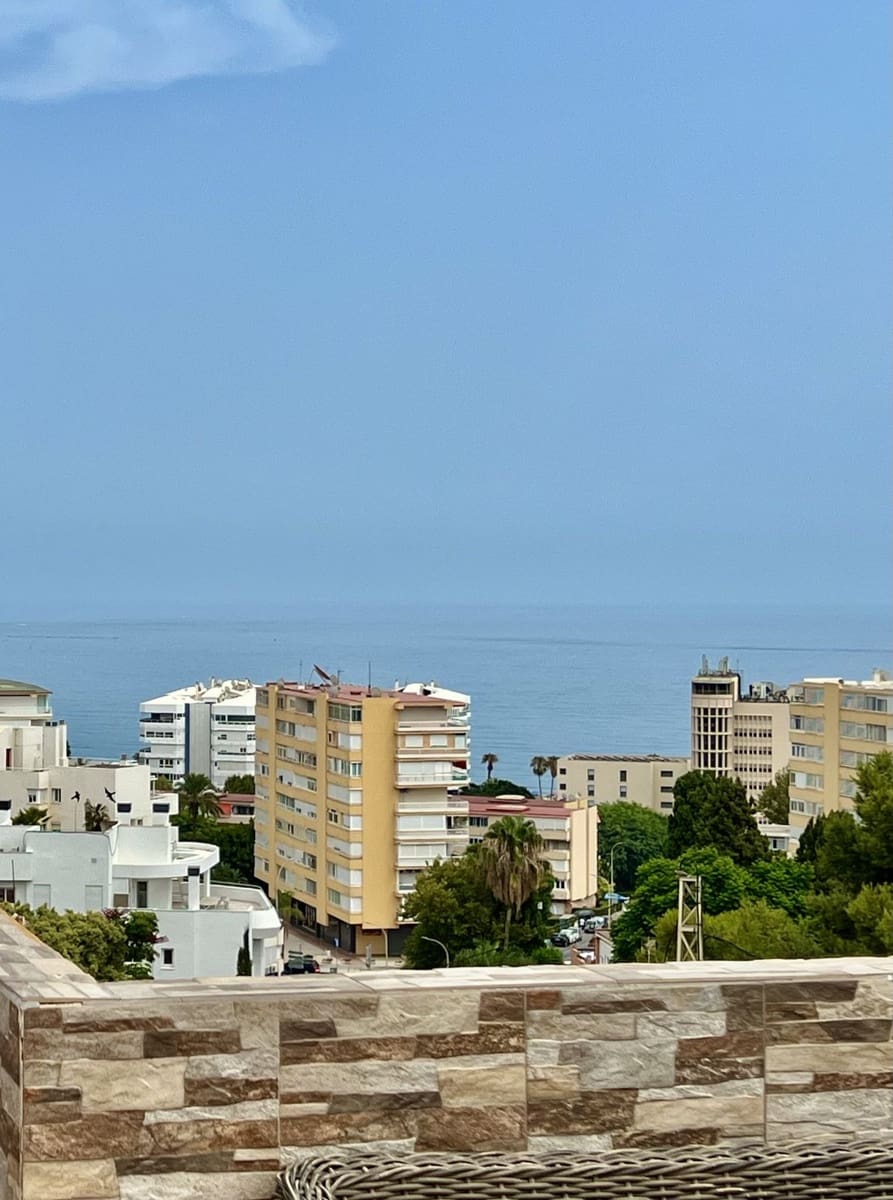 3 soveværelse Byhus til salg i Torremolinos med swimmingpool garage - € 449.000 (Ref: 9246264)