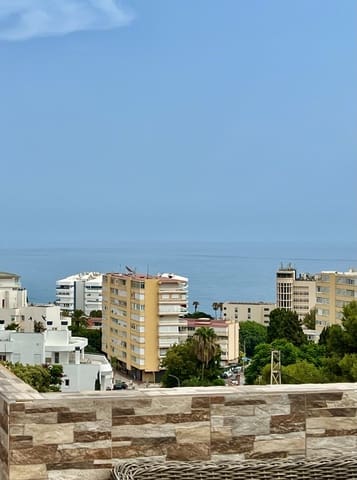 3 makuuhuone Omakotitalo myytävänä paikassa Torremolinos mukana uima-altaan 
autotalli - 449 000 € (Ref: 9246264)