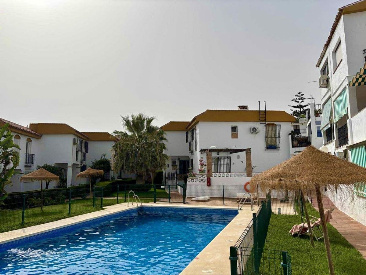 3 soveværelse Byhus til salg i Torremolinos med swimmingpool garage - € 449.000 (Ref: 9246264)