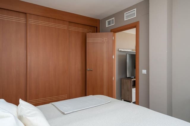 2 bedroom Penthouse for sale in Benalmádena with pool garage - € 349,000 (Ref: 9246283)