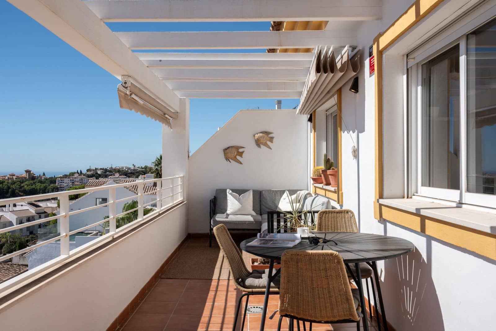 2 bedroom Penthouse for sale in Benalmadena with pool garage - € 349,000 (Ref: 9246283)