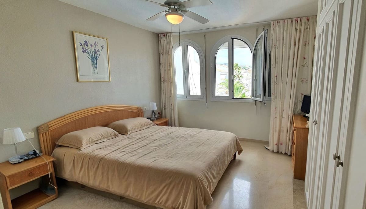 3 soverom Penthouse til salgs i Marbesa med svømmebasseng garasje - € 865 000 (Ref: 9246286)