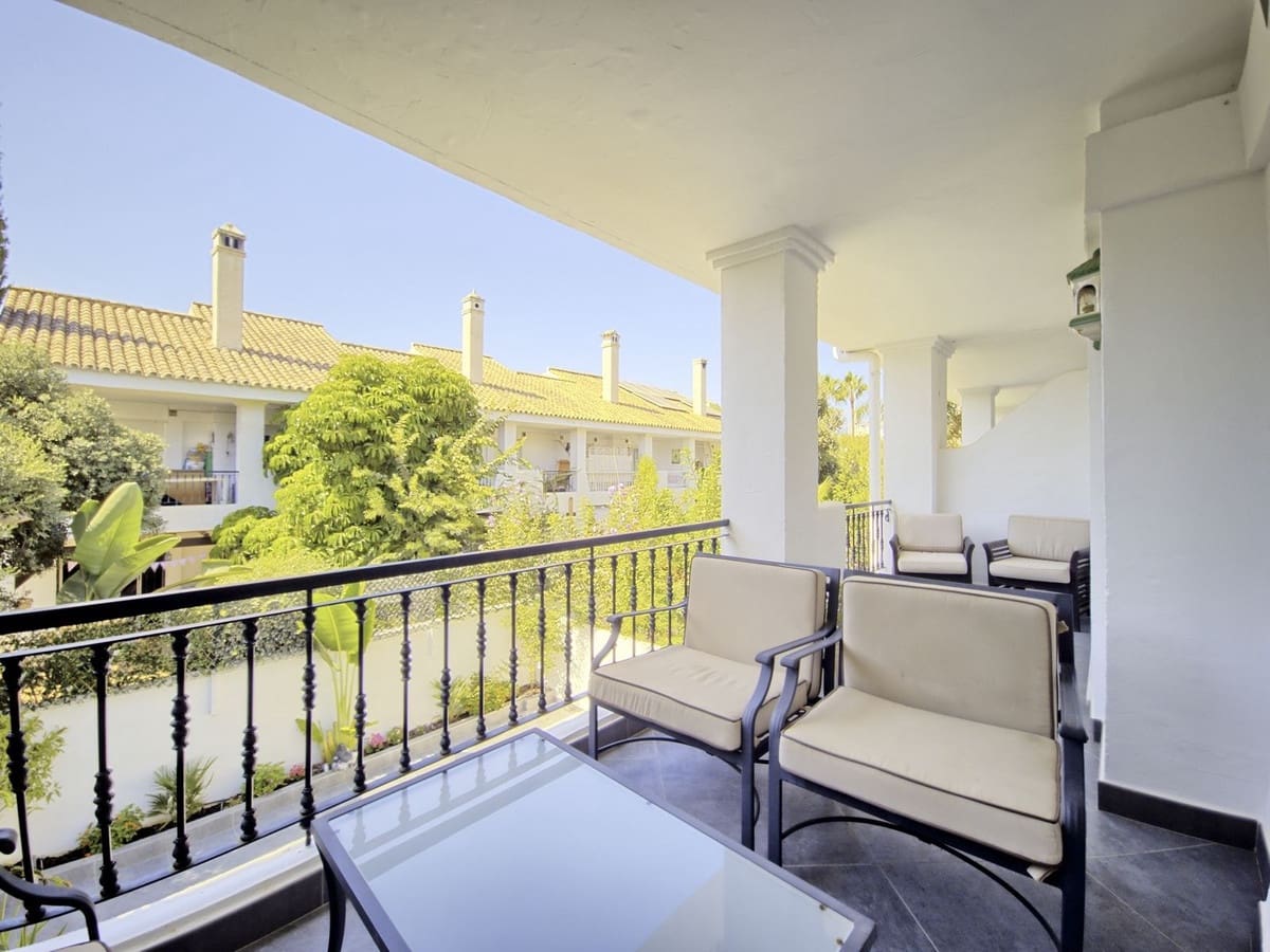 6 soveværelse Lejlighed til salg i Nueva Andalucia med swimmingpool - € 899.999 (Ref: 9251529)