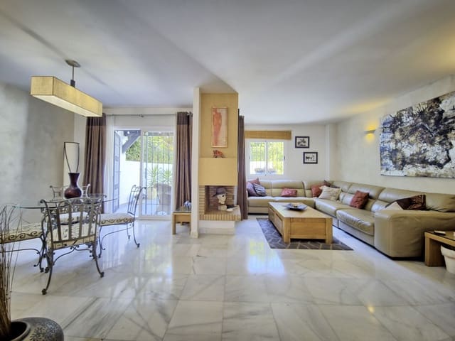 6 soveværelse Lejlighed til salg i Nueva Andalucia, Marbella med swimmingpool - € 899.999 (Ref: 9251529)