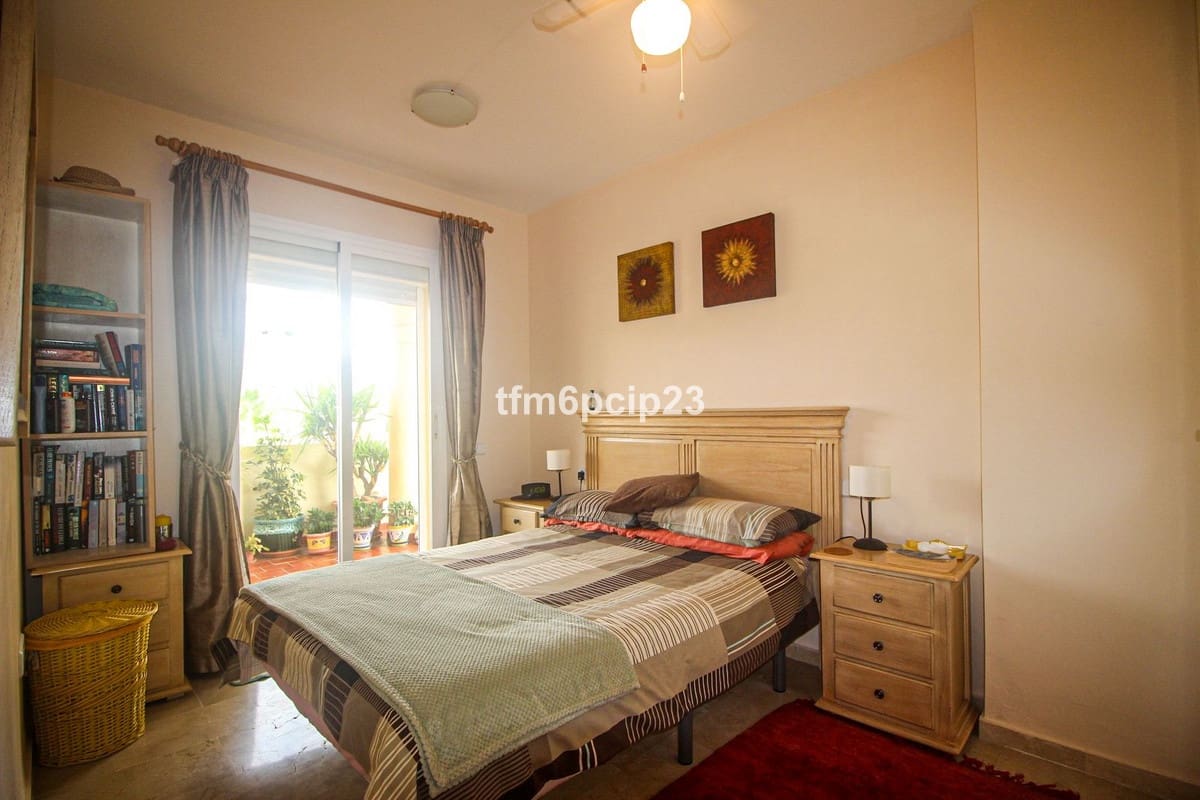 2 sypialnia Penthouse na sprzedaż w Manilva z basenem garażem - 225 000 € (Ref: 9288521)