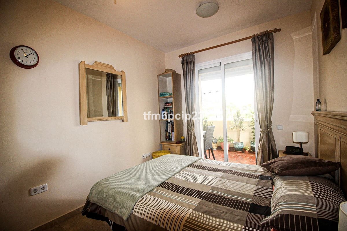 2 sypialnia Penthouse na sprzedaż w Manilva z basenem garażem - 225 000 € (Ref: 9288521)