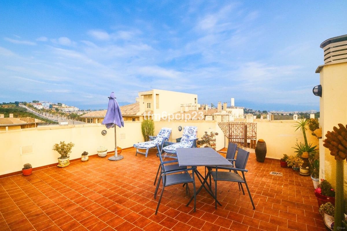 2 sypialnia Penthouse na sprzedaż w Manilva z basenem garażem - 225 000 € (Ref: 9288521)