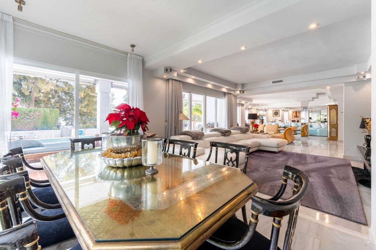 2 soverom Kjedet enebolig til salgs i Benahavis med svømmebasseng garasje - € 1 750 000 (Ref: 9289310)