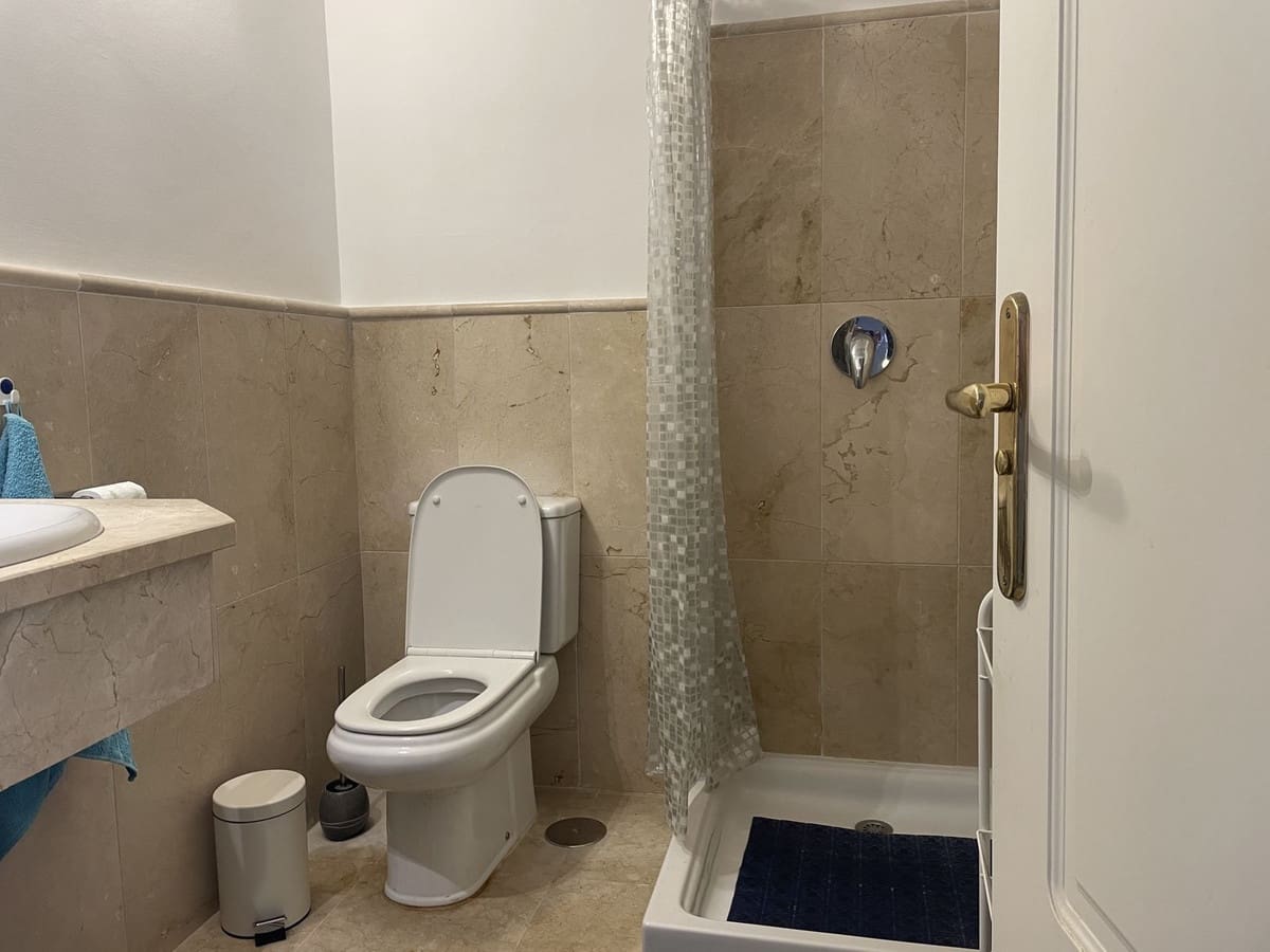 3 bedroom Apartment for sale in Estepona with pool garage - € 400,000 (Ref: 9289314)