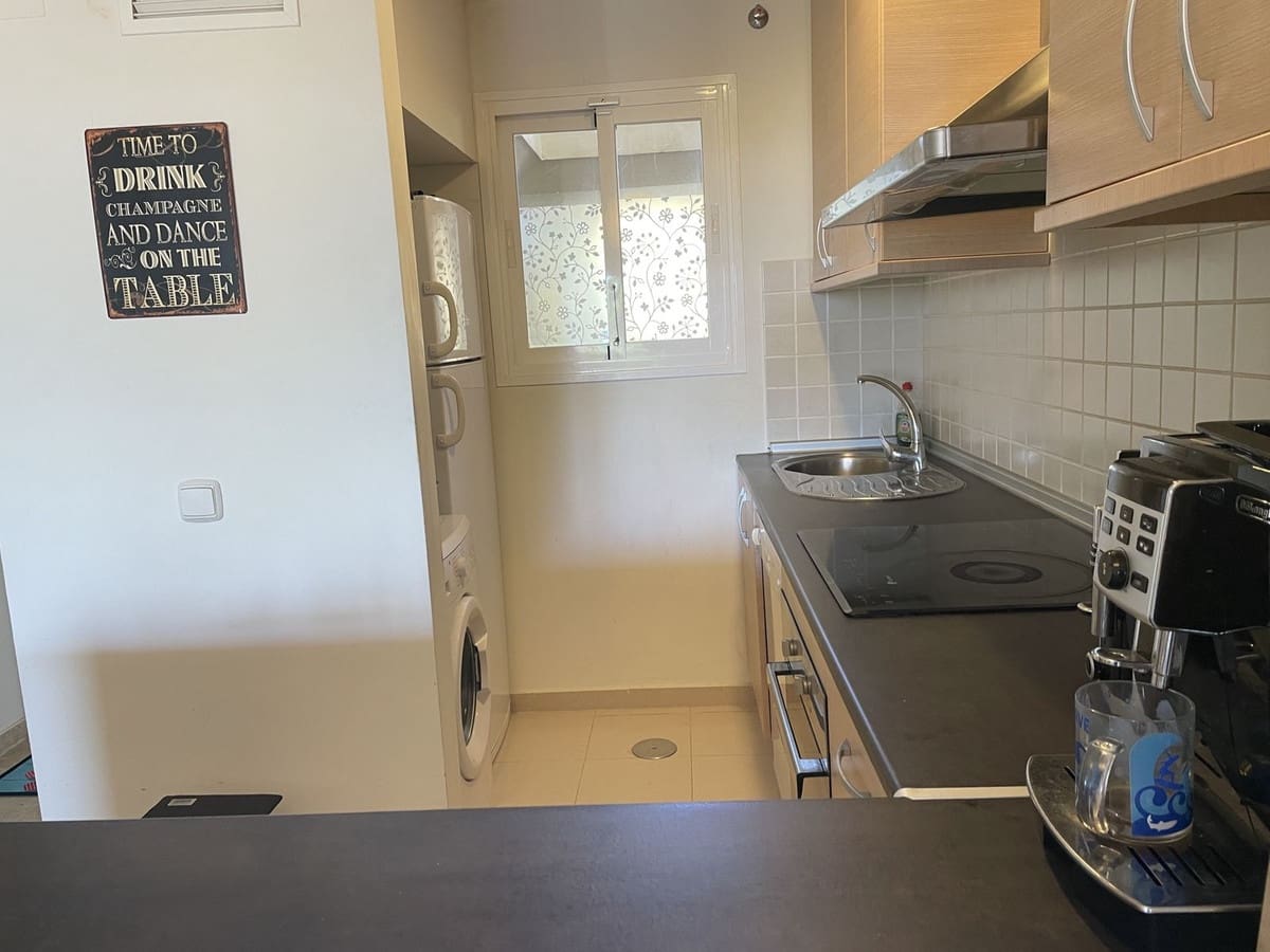 3 bedroom Apartment for sale in Estepona with pool garage - € 400,000 (Ref: 9289314)