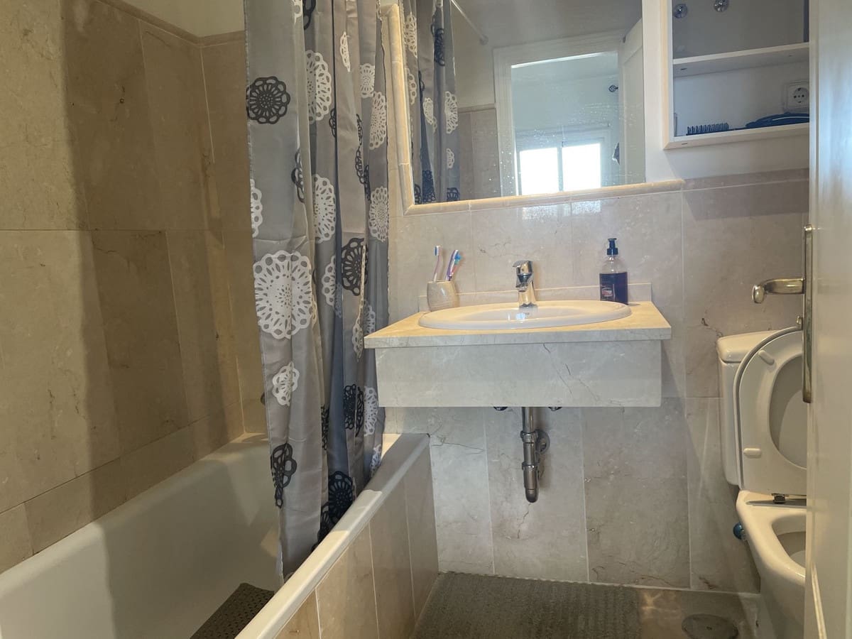 3 bedroom Apartment for sale in Estepona with pool garage - € 400,000 (Ref: 9289314)