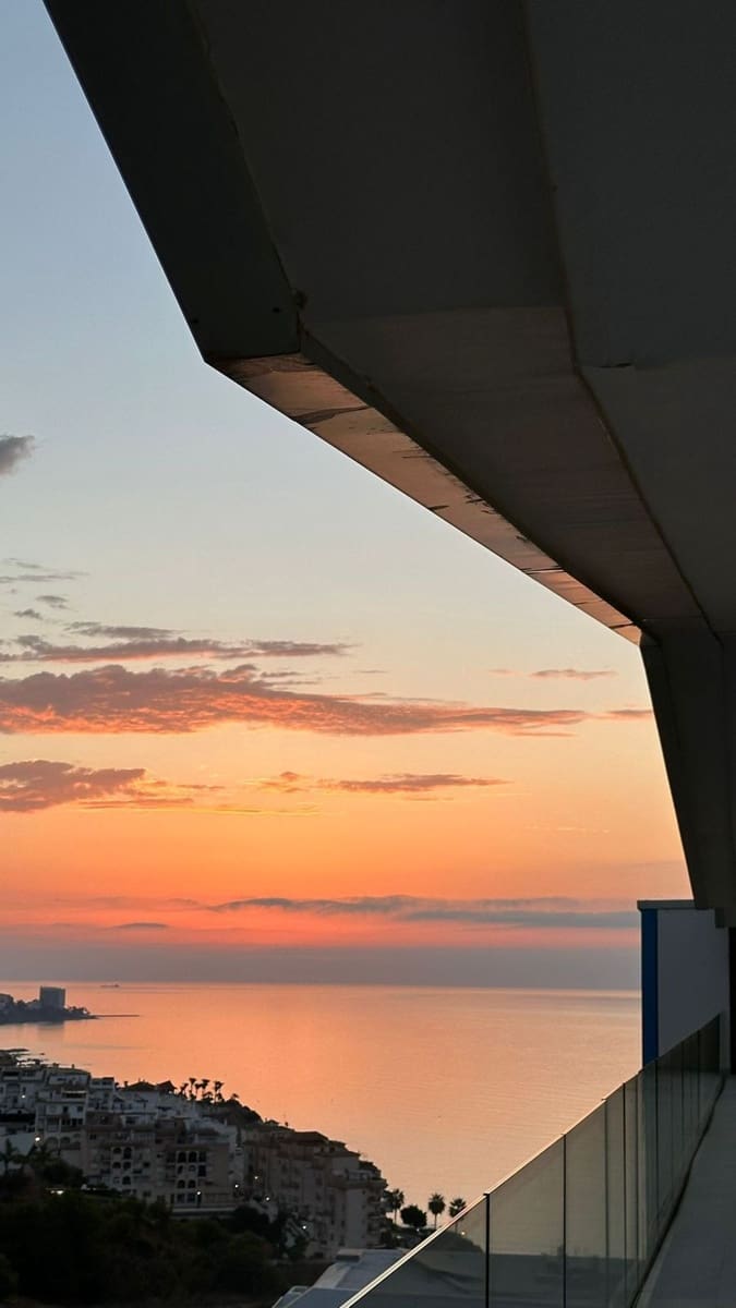 3 bedroom Apartment for sale in Fuengirola with pool garage - € 1,249,000 (Ref: 9289456)