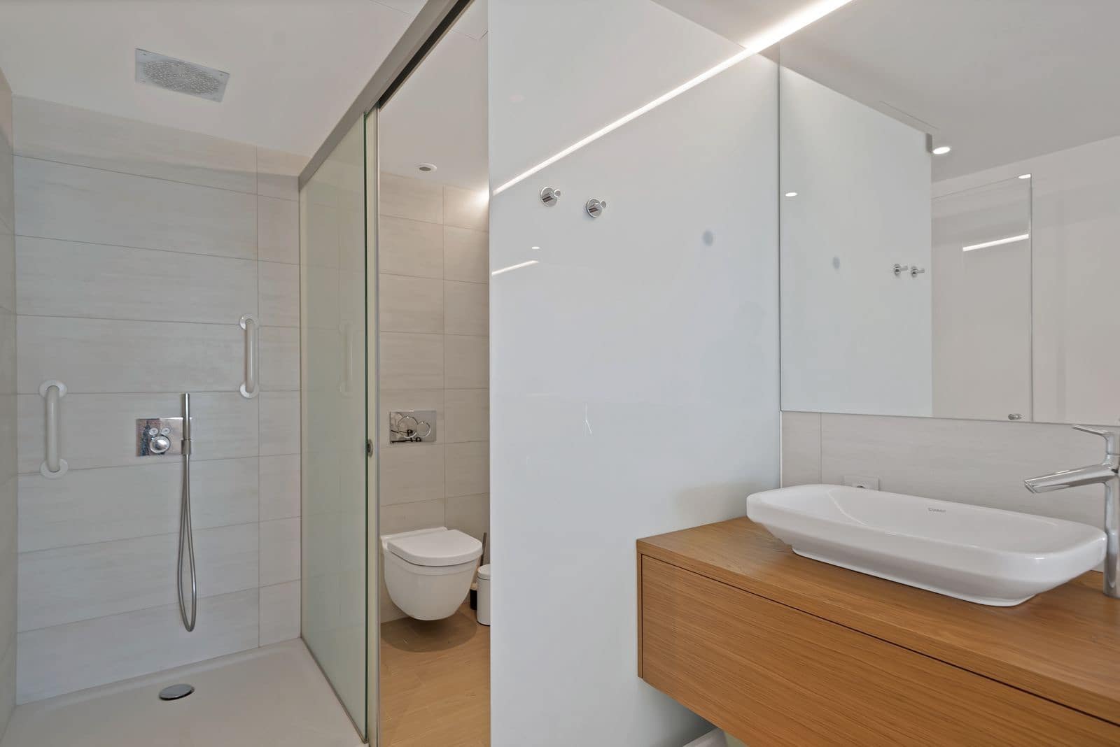 3 bedroom Apartment for sale in Fuengirola with pool garage - € 1,249,000 (Ref: 9289456)