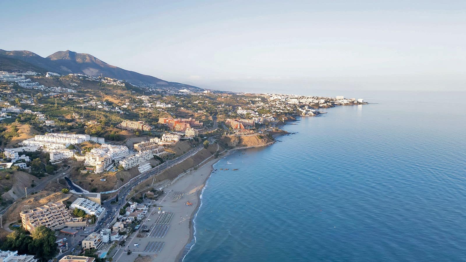 3 bedroom Apartment for sale in Fuengirola with pool garage - € 1,249,000 (Ref: 9289456)