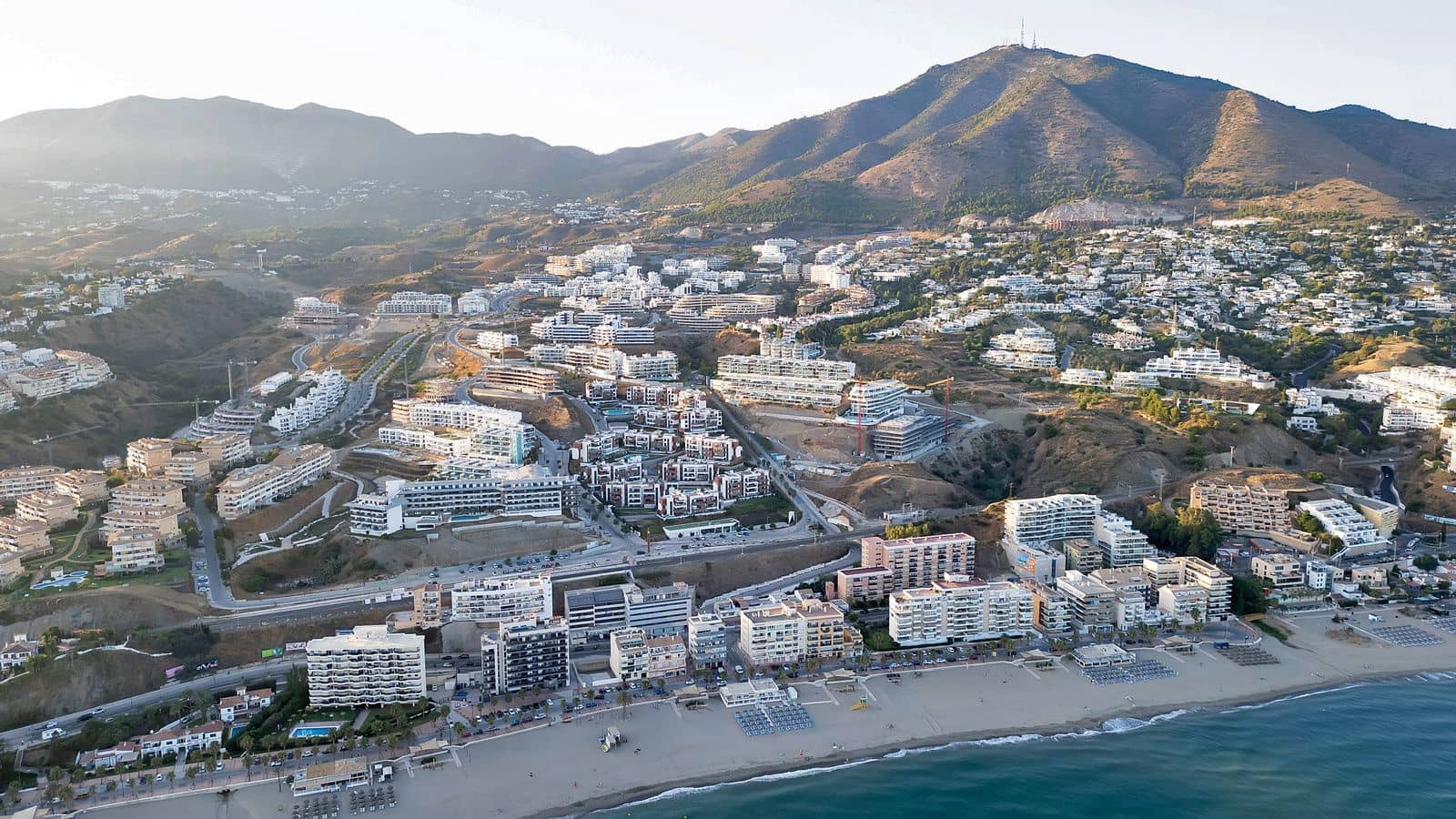 3 bedroom Apartment for sale in Fuengirola with pool garage - € 1,249,000 (Ref: 9289456)