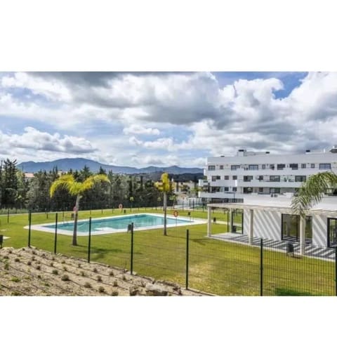 2 bedroom Apartment for sale in Cancelada, Estepona with pool garage - € 439,000 (Ref: 9289628)