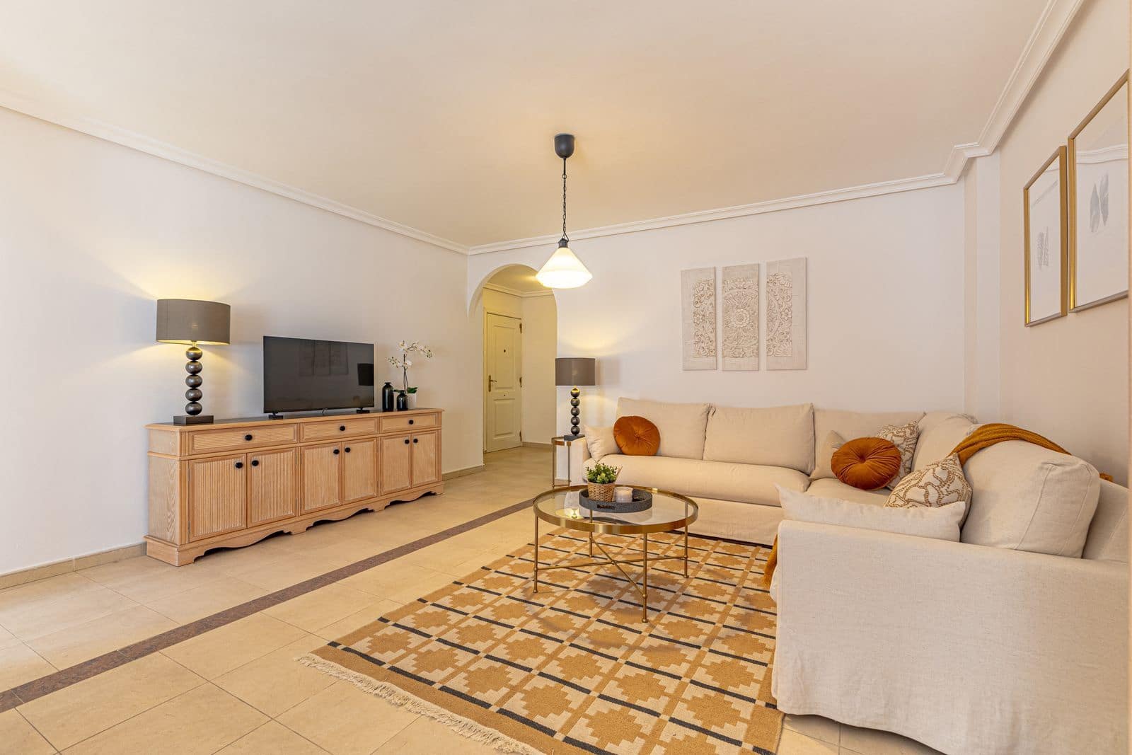 2 makuuhuone Huoneisto myytävänä paikassa Nueva Andalucia mukana uima-altaan 
autotalli - 498 000 € (Ref: 9289798)