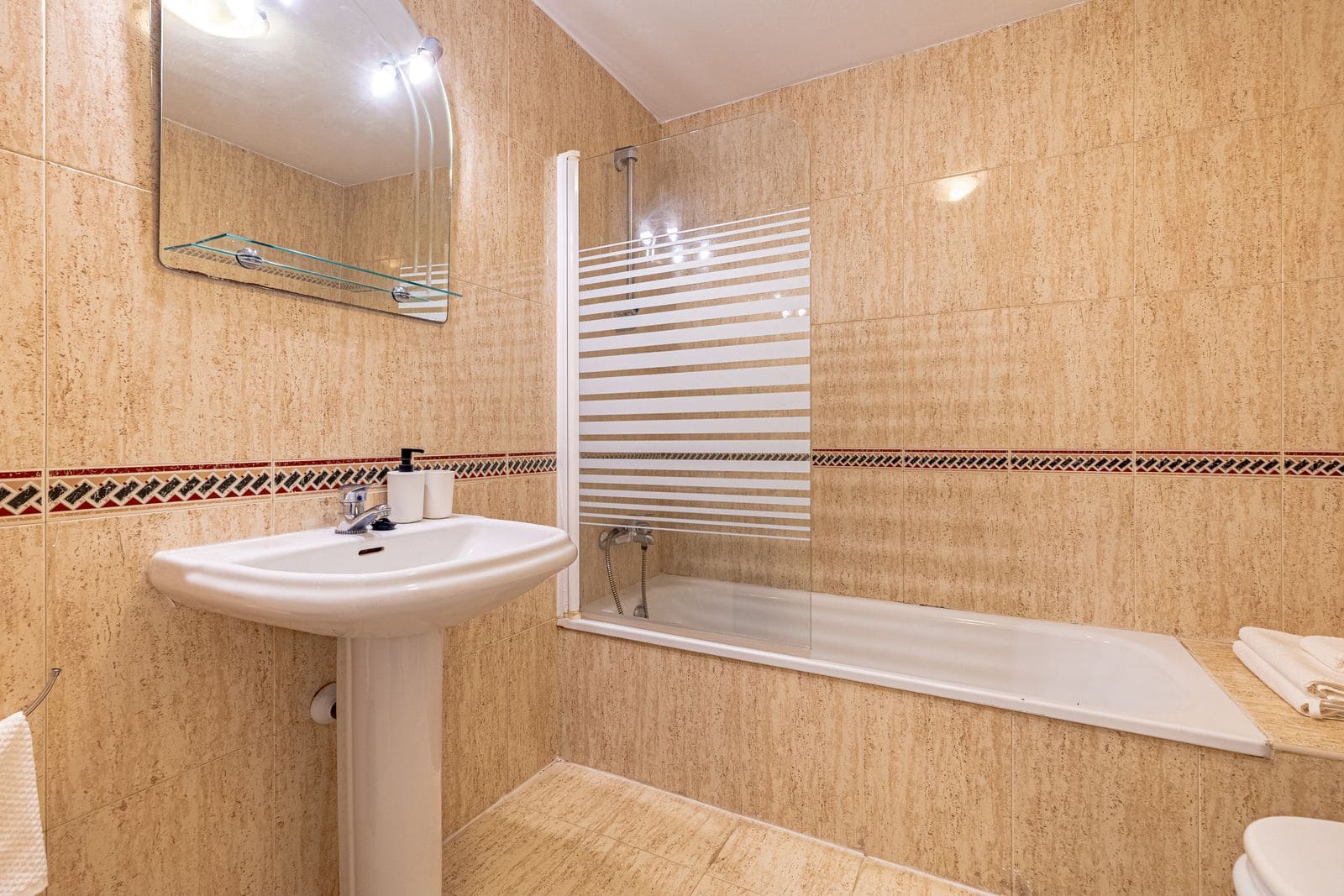 2 makuuhuone Huoneisto myytävänä paikassa Nueva Andalucia mukana uima-altaan 
autotalli - 498 000 € (Ref: 9289798)