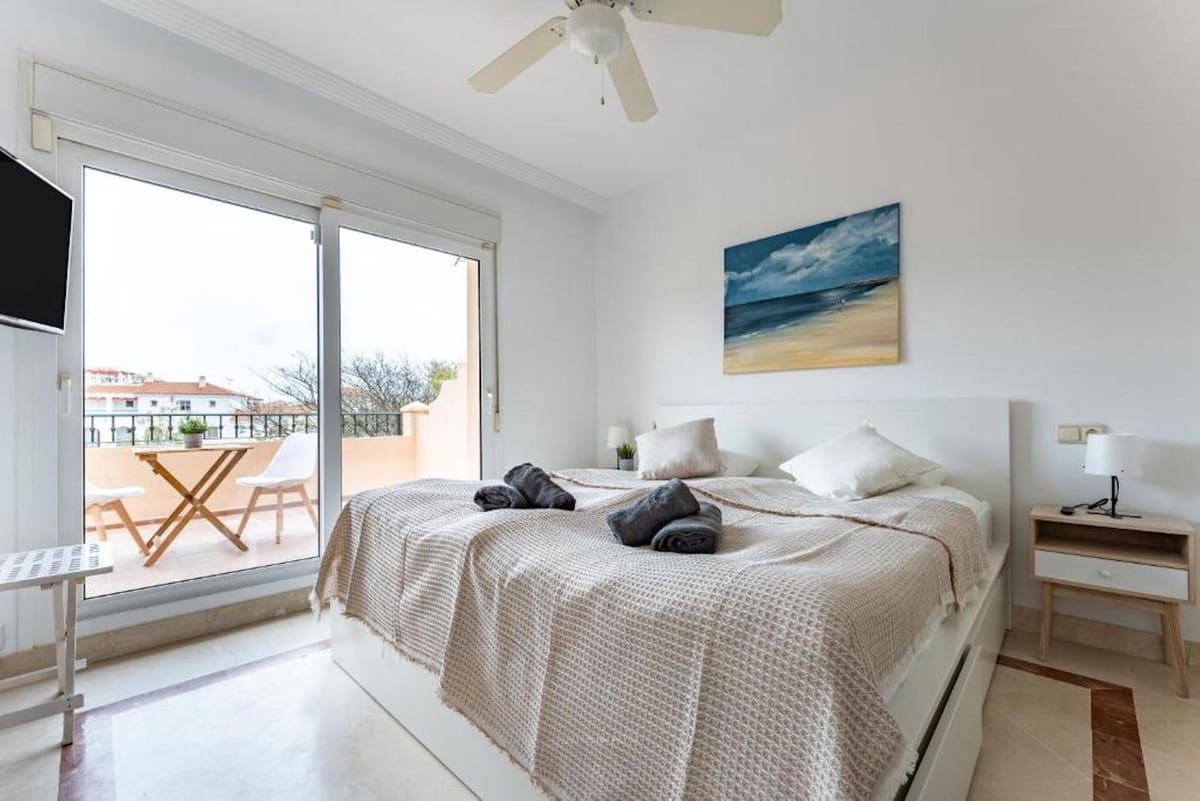 4 soverom Kjedet enebolig til salgs i Riviera del Sol med svømmebasseng garasje - € 595 000 (Ref: 9290019)