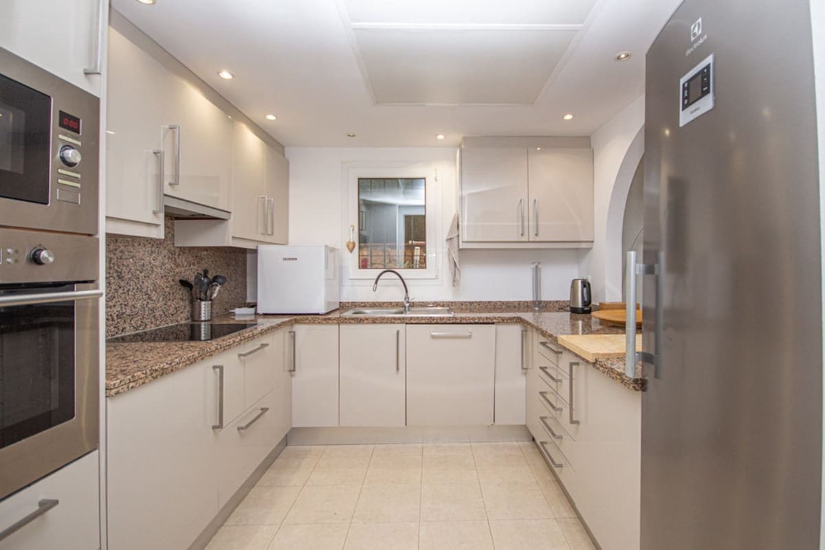 4 soverom Kjedet enebolig til salgs i Riviera del Sol med svømmebasseng garasje - € 595 000 (Ref: 9290019)