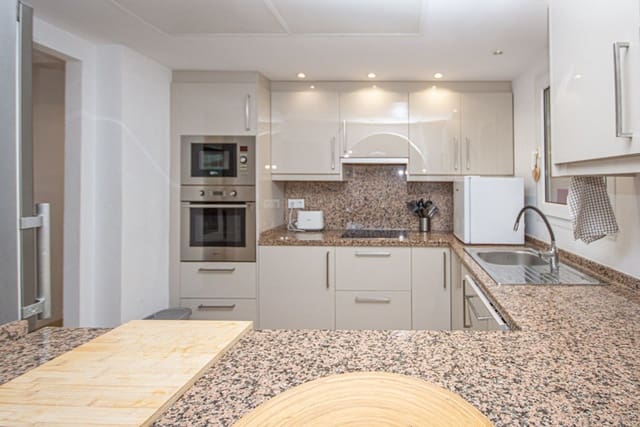 4 soverom Kjedet enebolig til salgs i Riviera del Sol, Mijas med svømmebasseng garasje - € 595 000 (Ref: 9290019)