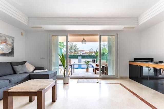 4 soverom Kjedet enebolig til salgs i Riviera del Sol, Mijas med svømmebasseng garasje - € 595 000 (Ref: 9290019)