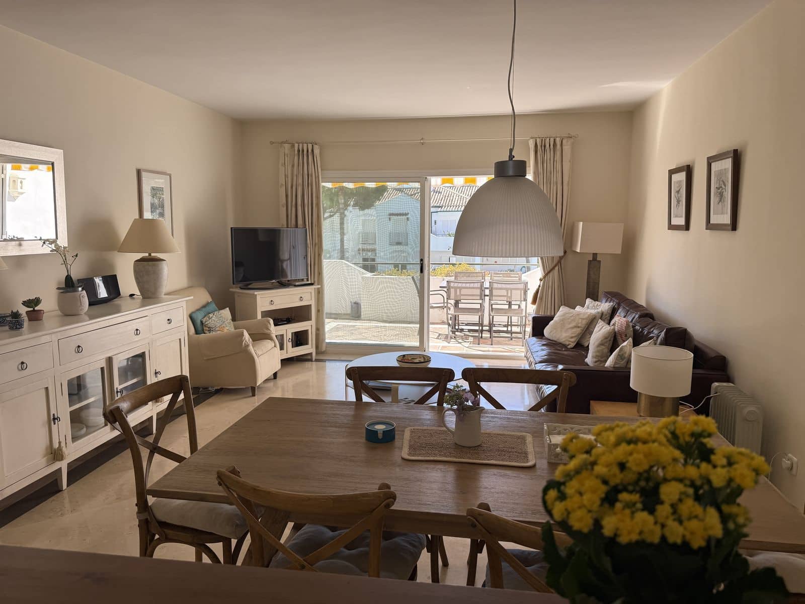 2 bedroom Apartment for sale in Estepona with pool - € 465,000 (Ref: 9290023)