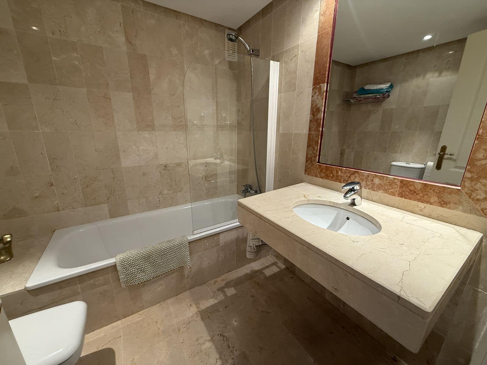 2 bedroom Apartment for sale in Estepona with pool - € 465,000 (Ref: 9290023)