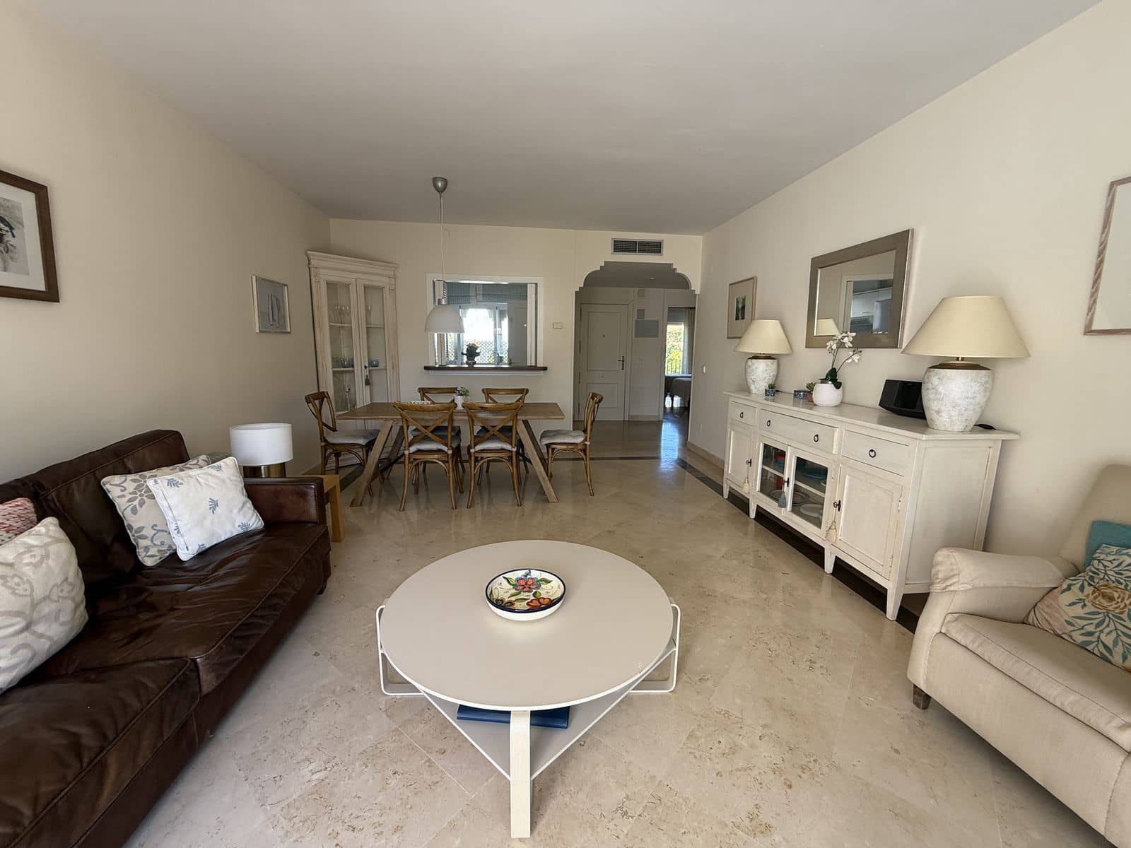 2 bedroom Apartment for sale in Estepona with pool - € 465,000 (Ref: 9290023)