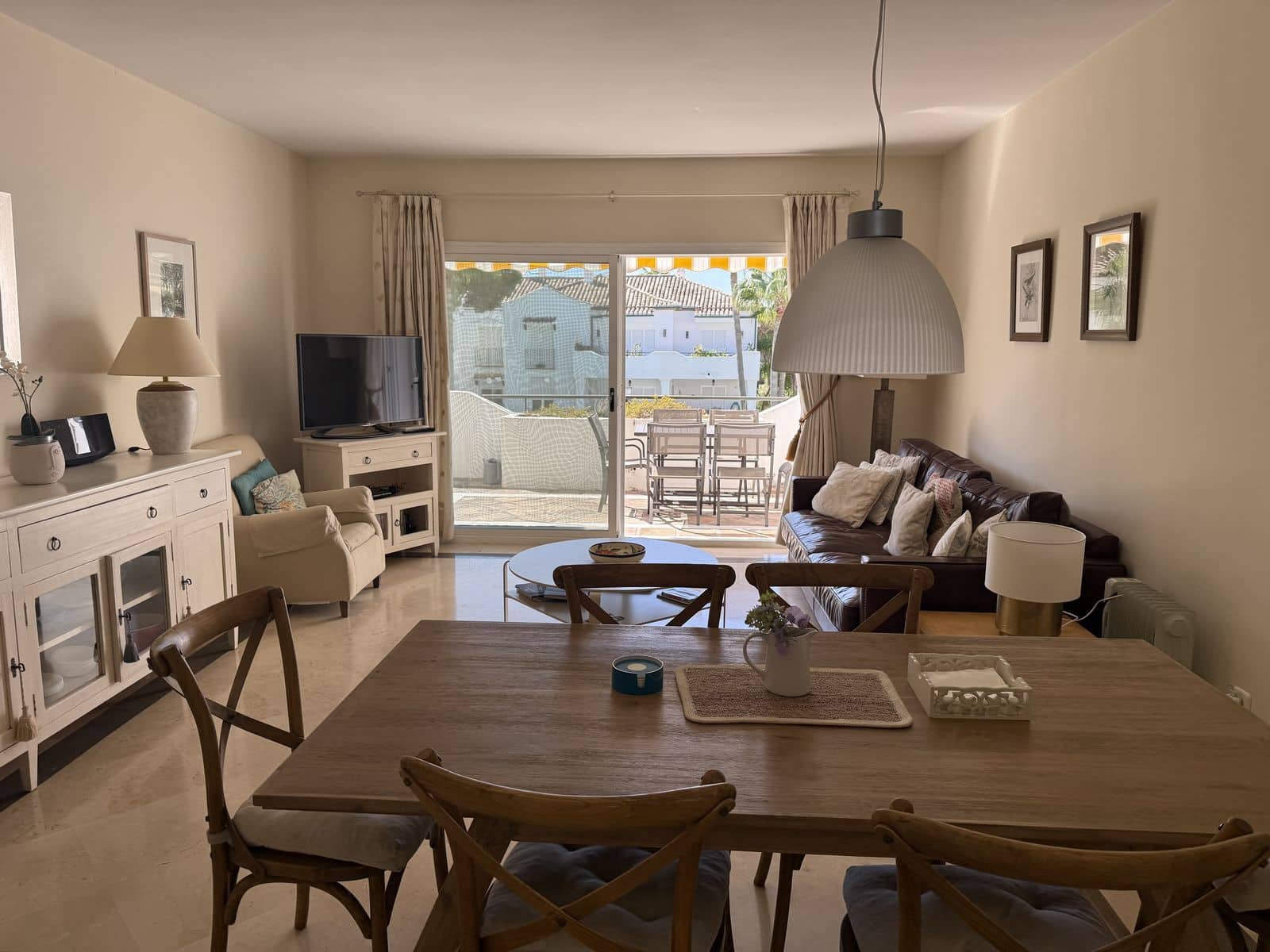 2 bedroom Apartment for sale in Estepona with pool - € 465,000 (Ref: 9290023)