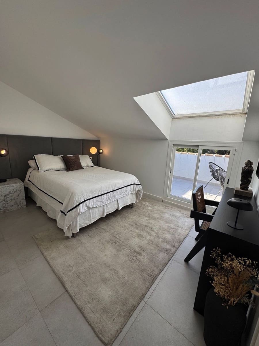 3 quarto Penthouse para venda em Marbella com piscina garagem - 1 030 000 € (Ref: 9290025)