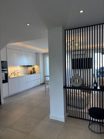 3 quarto Penthouse para venda em Marbella com piscina garagem - 1 030 000 € (Ref: 9290025)