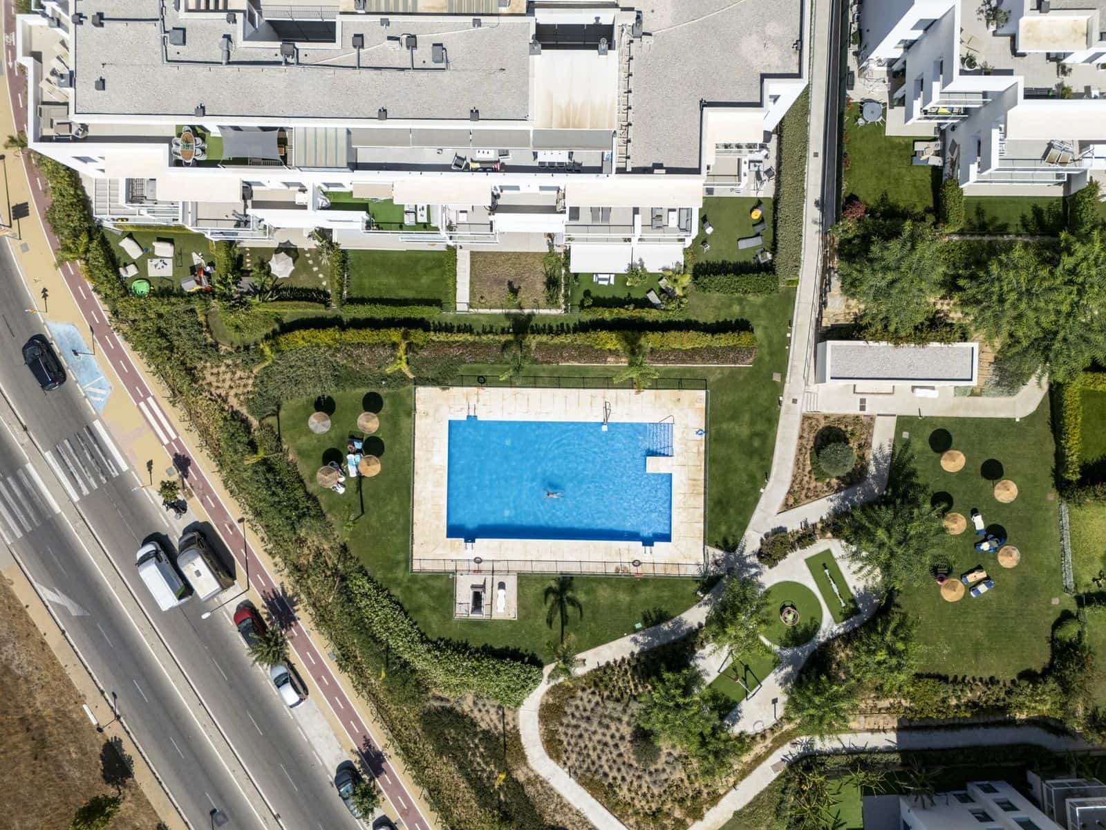 2 bedroom Apartment for sale in La Cala de Mijas with pool garage - € 390,000 (Ref: 9290027)