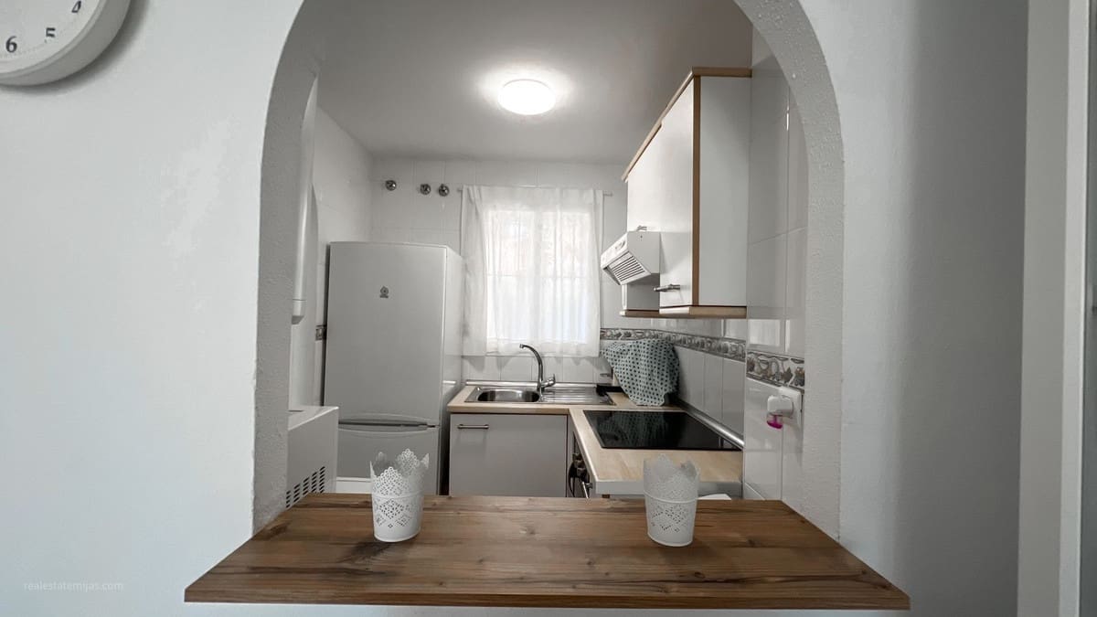 2 bedroom Apartment for sale in La Cala de Mijas with pool garage - € 360,000 (Ref: 9290030)