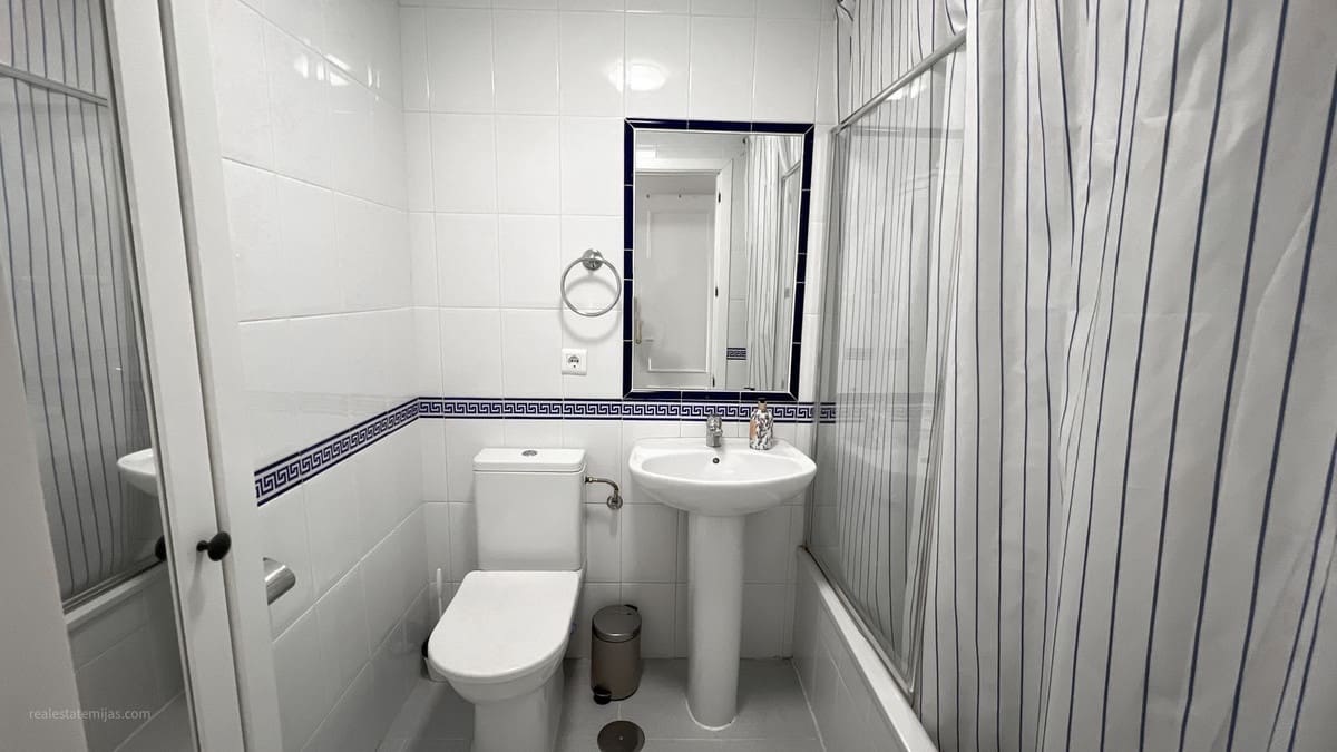 2 bedroom Apartment for sale in La Cala de Mijas with pool garage - € 360,000 (Ref: 9290030)