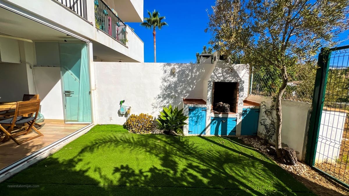 2 bedroom Apartment for sale in La Cala de Mijas with pool garage - € 360,000 (Ref: 9290030)