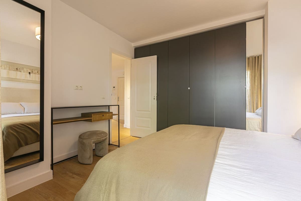 3 bedroom Apartment for sale in Nueva Andalucia with pool garage - € 620,000 (Ref: 9290911)