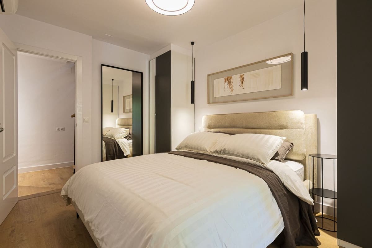 3 bedroom Apartment for sale in Nueva Andalucia with pool garage - € 620,000 (Ref: 9290911)