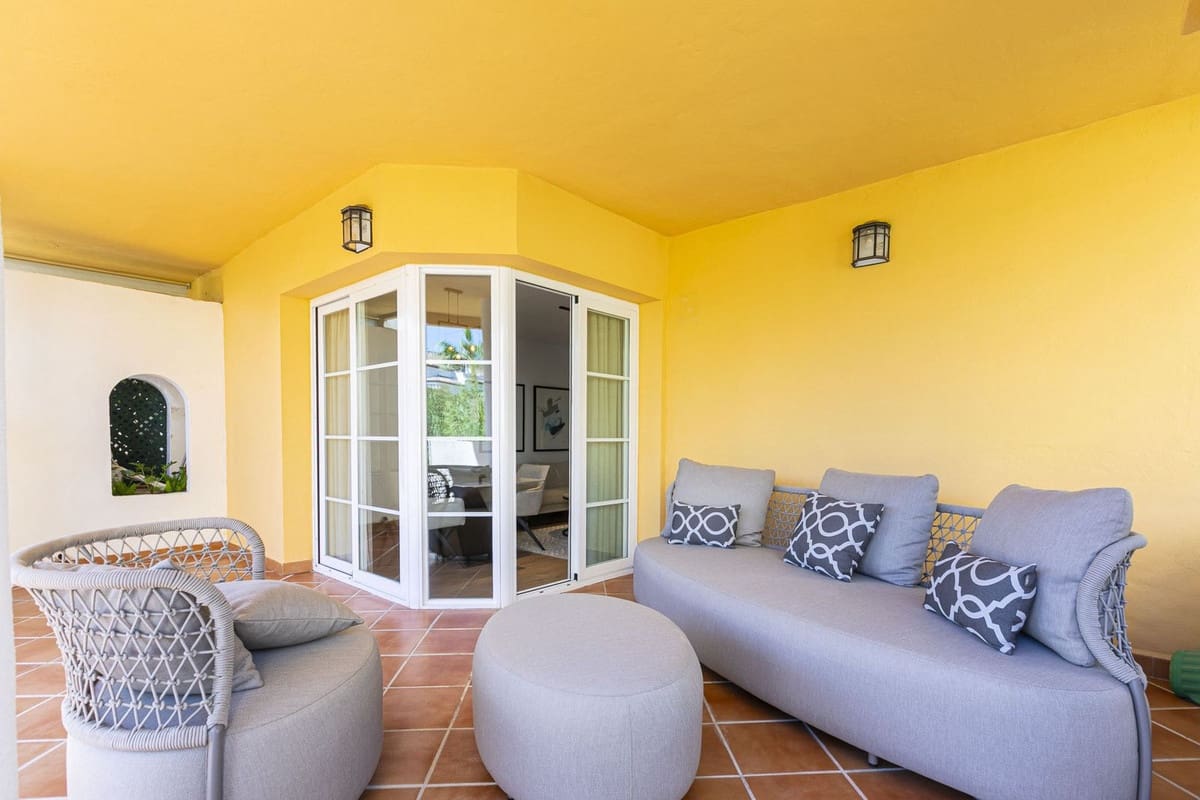 3 bedroom Apartment for sale in Nueva Andalucia with pool garage - € 620,000 (Ref: 9290911)