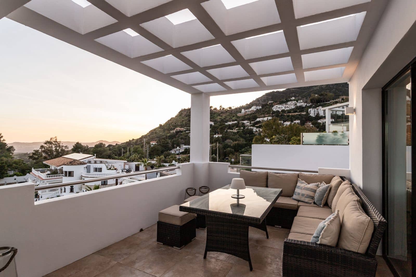 3 bedroom Villa for sale in Mijas with pool garage - € 1,445,000 (Ref: 9290925)