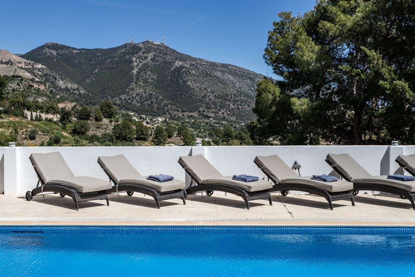 3 bedroom Villa for sale in Mijas with pool garage - € 1,445,000 (Ref: 9290925)