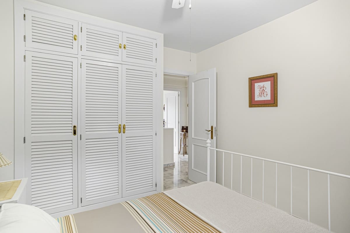 3 sypialnia Dom na sprzedaż w Golden Mile z basenem garażem - 880 000 € (Ref: 9290927)