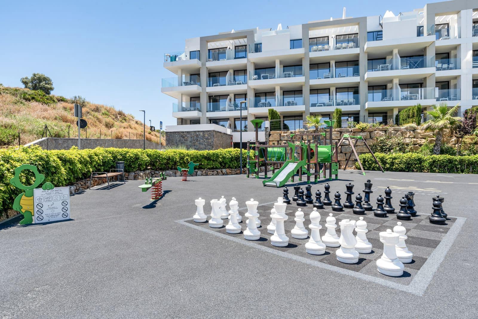 2 bedroom Apartment for sale in Mijas with pool garage - € 399,000 (Ref: 9290929)