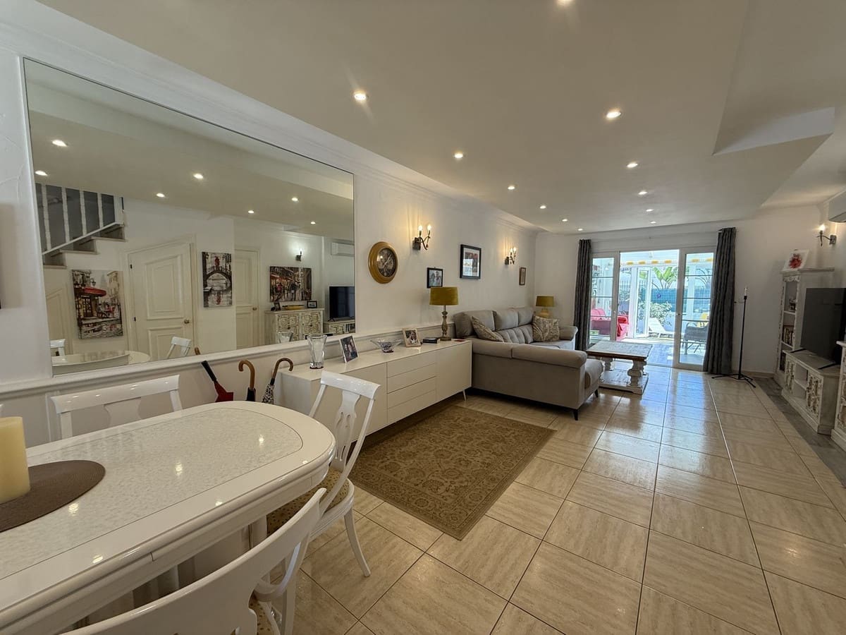 2 sypialnia Dom blizniak na sprzedaż w Benamara z basenem garażem - 450 000 € (Ref: 9290930)