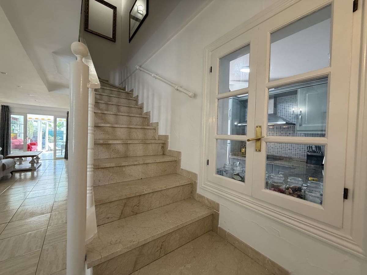 2 sypialnia Dom blizniak na sprzedaż w Benamara z basenem garażem - 450 000 € (Ref: 9290930)