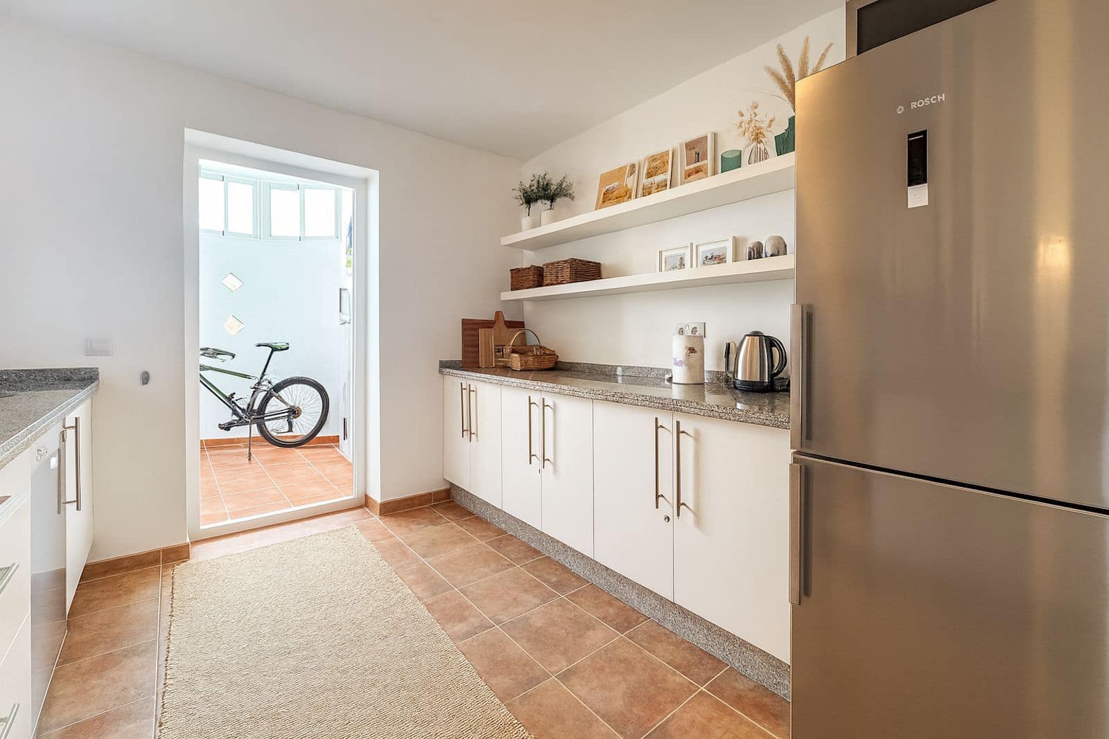 3 bedroom Apartment for sale in Cerro del Aguila with pool garage - € 380,000 (Ref: 9290932)