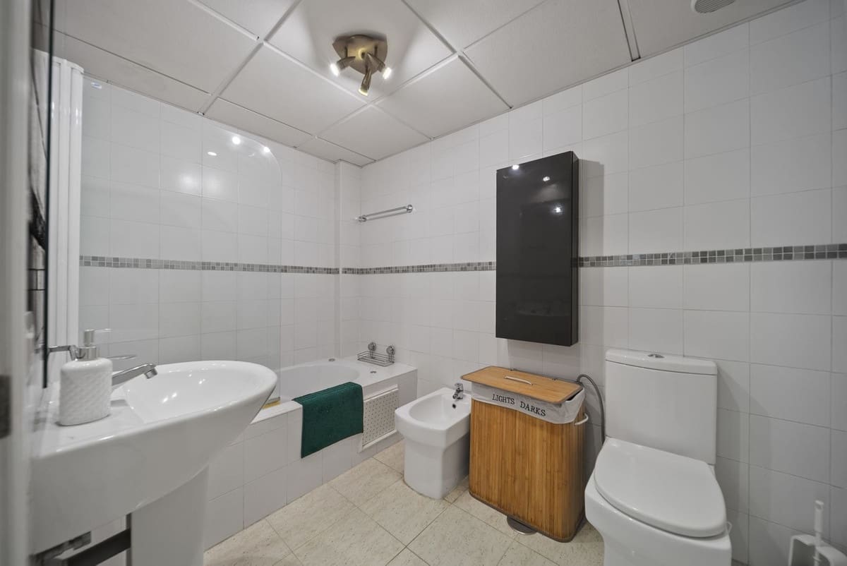 2 slaapkamer Appartement te koop in Benalmadena met zwembad garage - € 295.000 (Ref: 9297846)